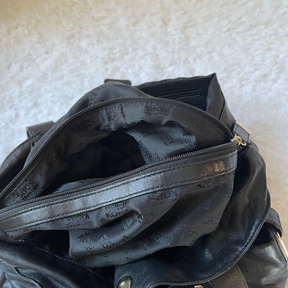 Authentic Michael Kors Beverly soft leather black drawstring satchel - Picture 11 of 12